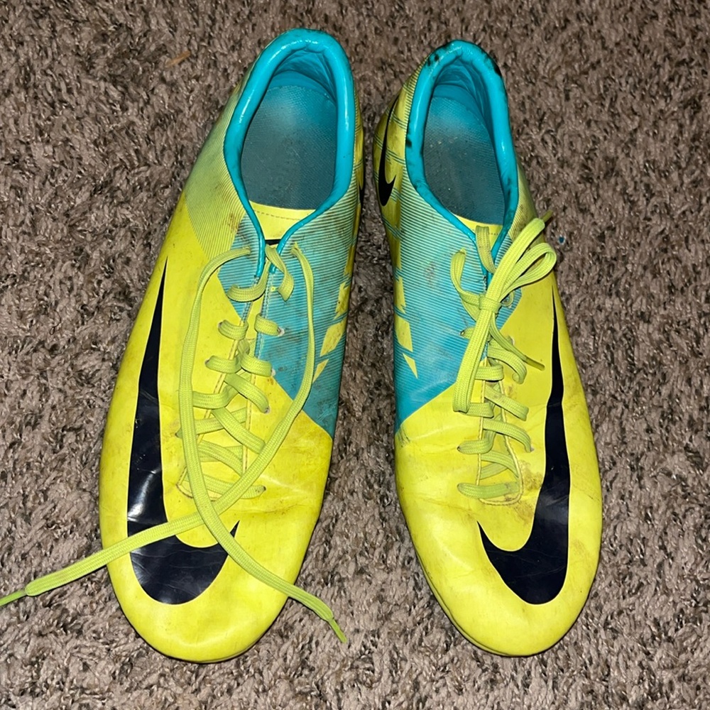 Nike soccer cleats size 12